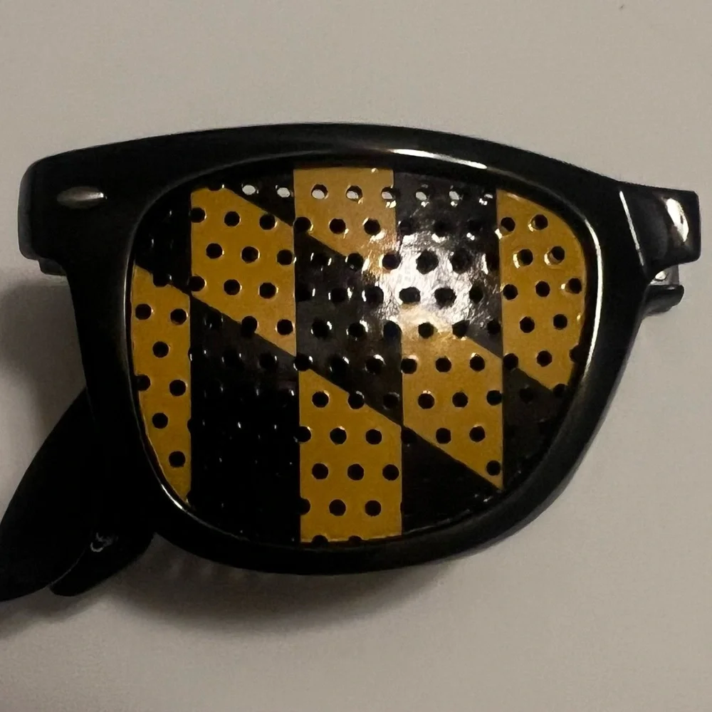 10 pairs of Maryland flag folding sunglasses. Game, tailgating, groomsmen gifts